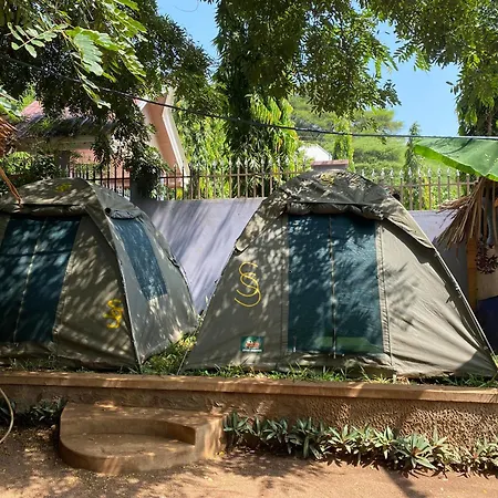 Ava Garden Backpackers Apartment Mto wa Mbu Exterior photo